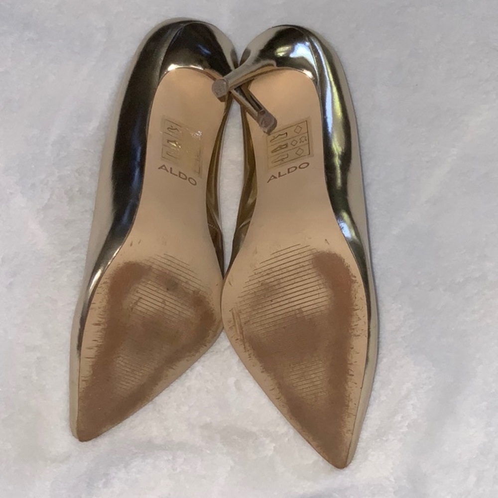 Aldo Gold Heels - Picture 3 of 5